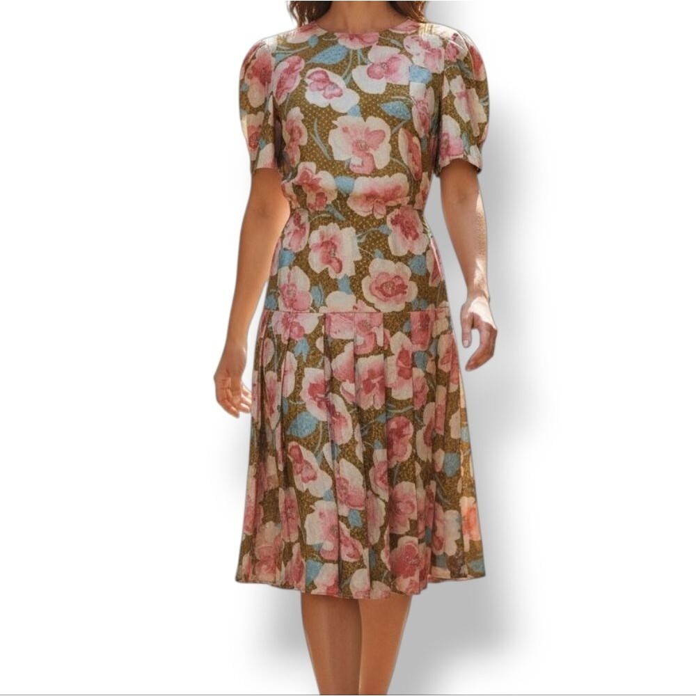 Vintage 70's Drop Waist Pleated Satiny Floral Dress Size Small